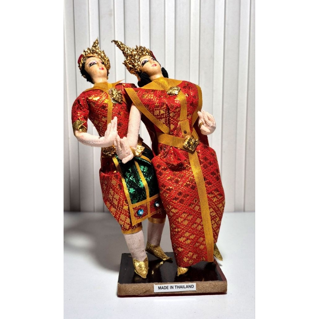 Pajangan Couple Baju Tradisional Thailand