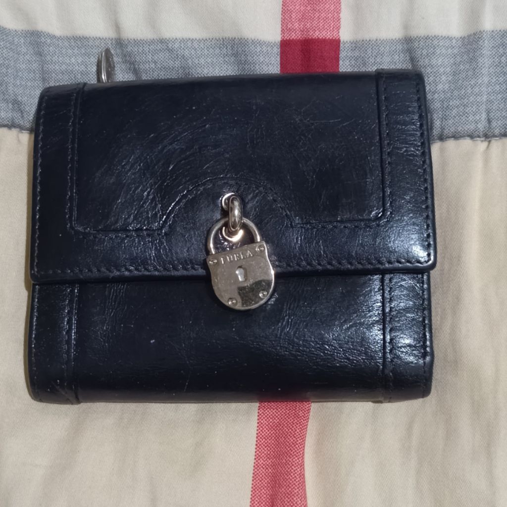Preloved Dompet Furla