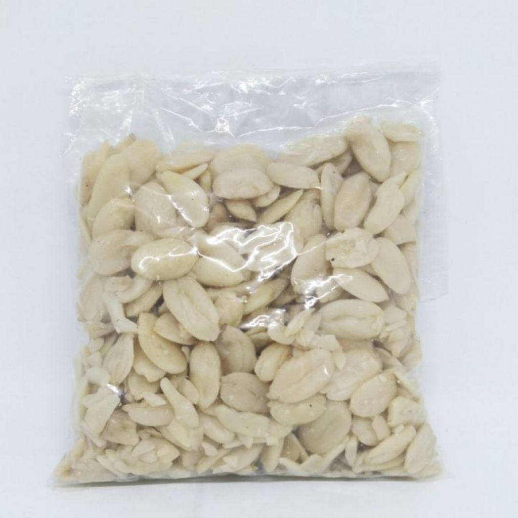 Kacang kenari 1kg / 500 gram utuh