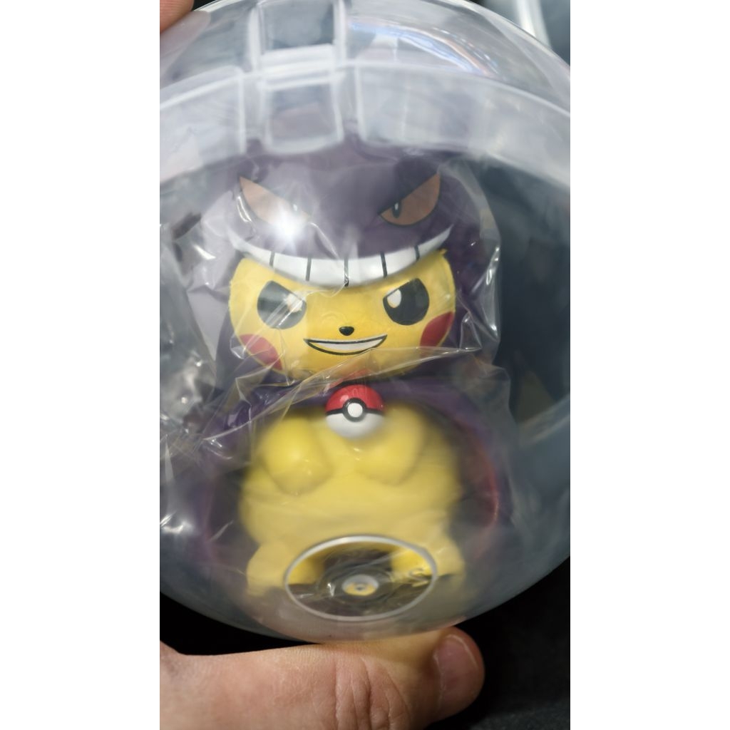 Figure Pikachu Poncho Gengar capsule
