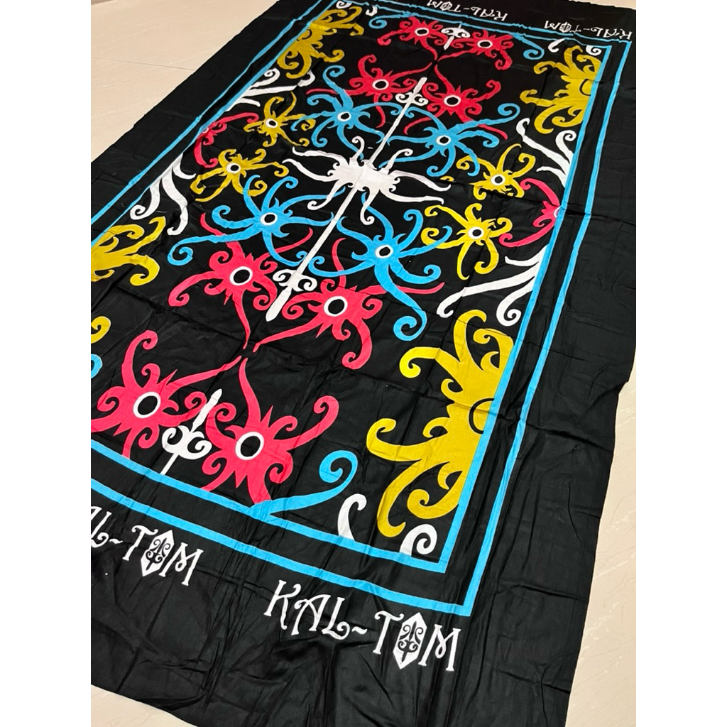 Kain Pantai / Sarung Pantai Motif Kalimantan
