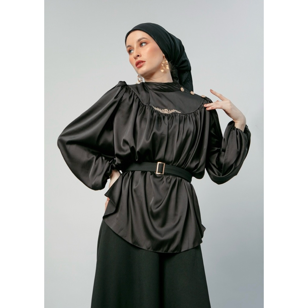 New Audinna top black by ayudyahandari idr.1.350.000