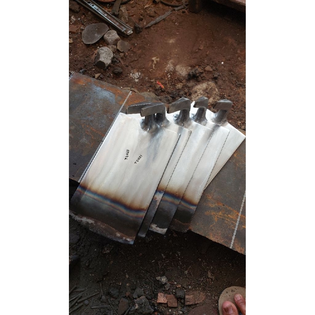 cangkul isen baja per