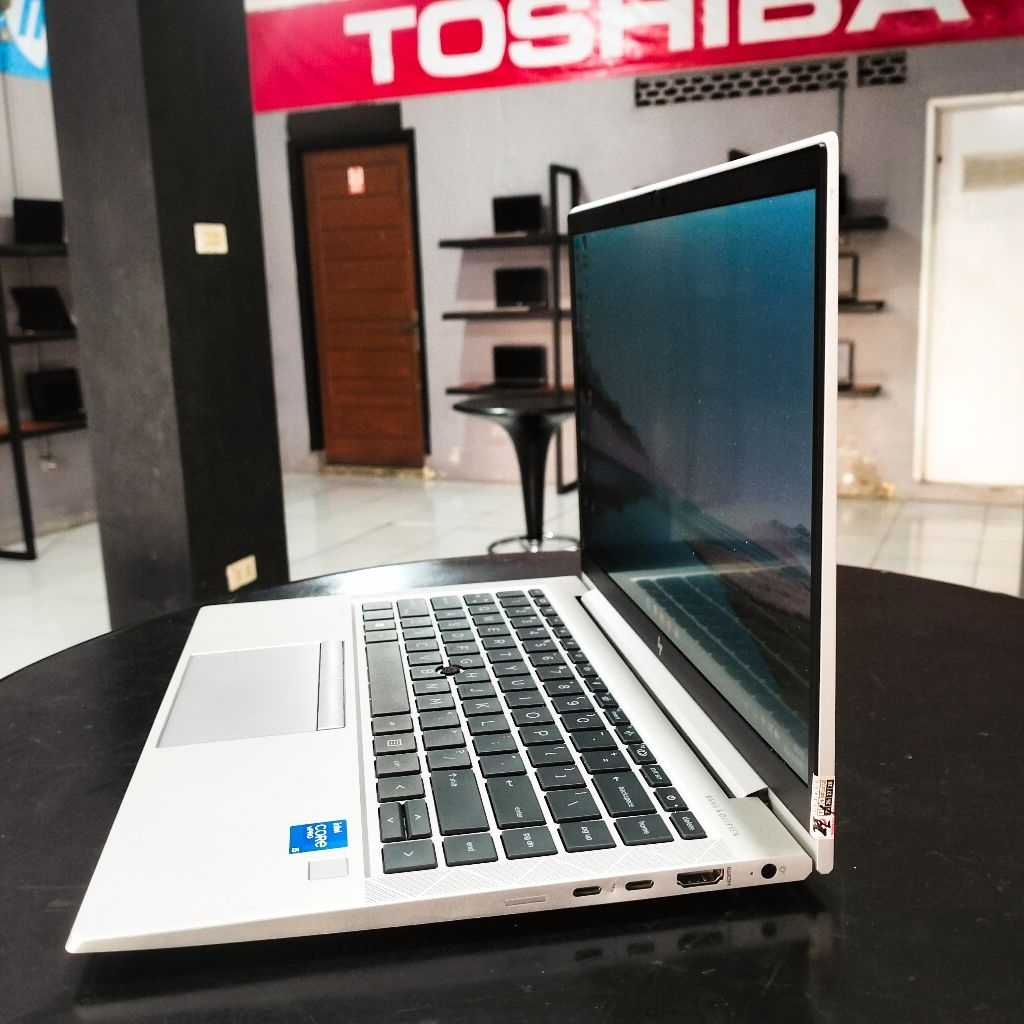 Laptop HP EliteBook 840 G8 Core i5 Gen 11 RAM 16GB SSD 512GB 14" | Laptop Second Bergaransi