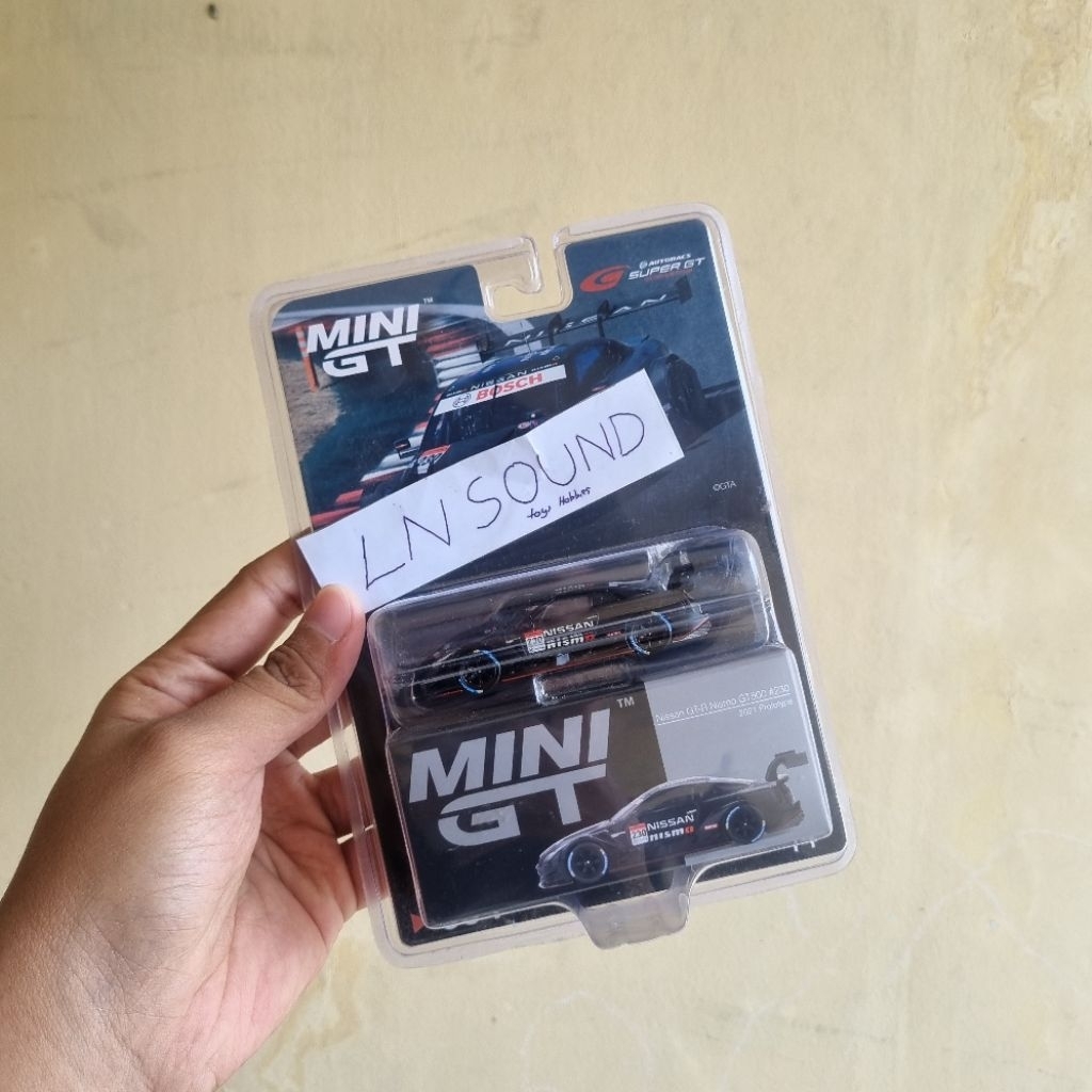 MINI GT Nissan GTR R35 Nismo GT500