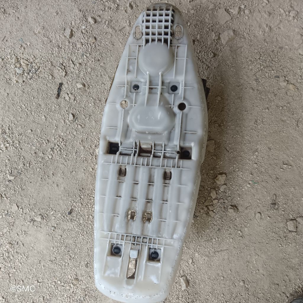 tulangan jok fiber plastik jok supra x lama ori