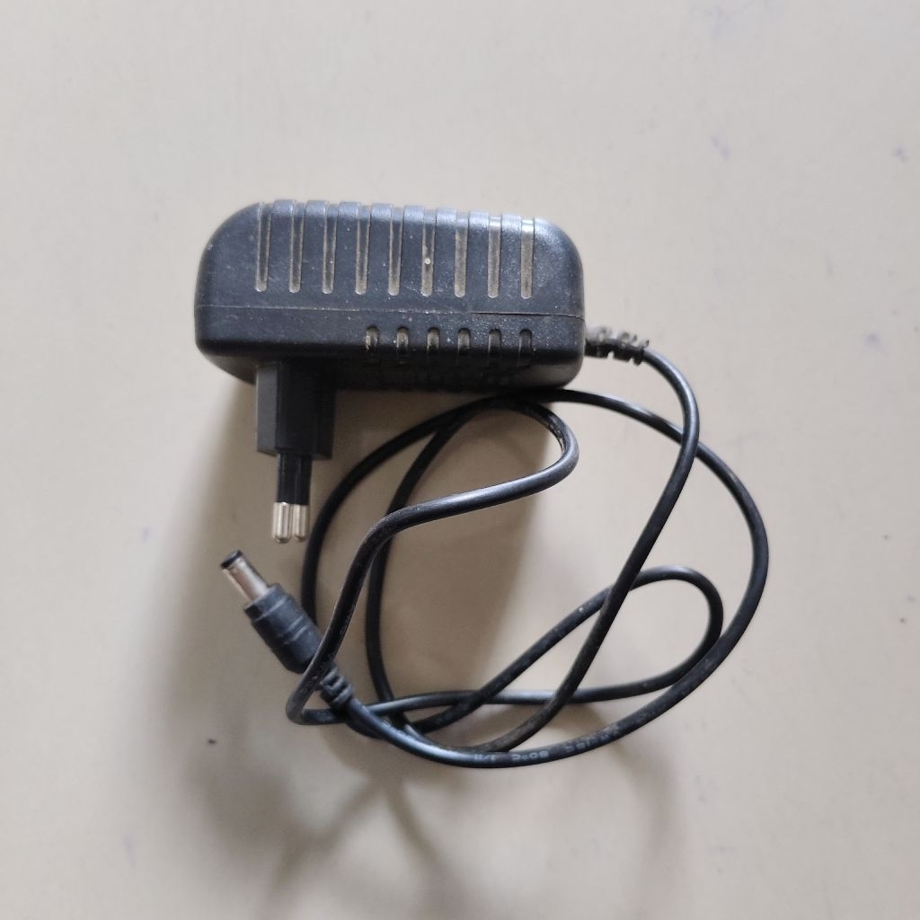 Adaptor Power Supply Router Wi-Fi Universal Output 12V / 12 Volt cabutan normal tested mulus no minu