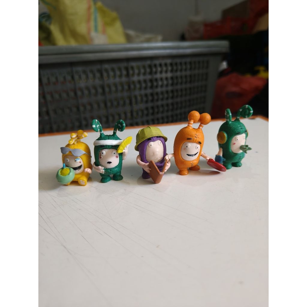 mainan figure animasi oddbods