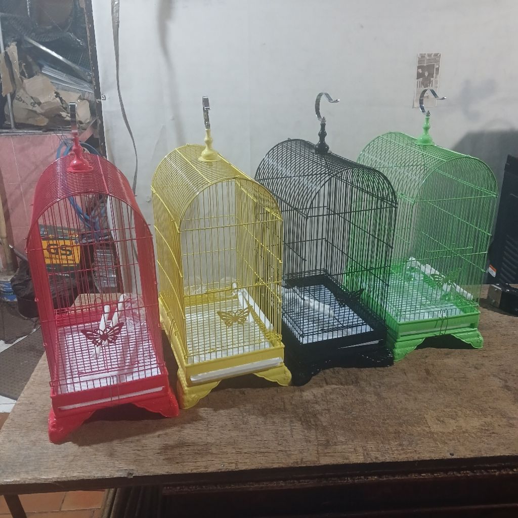 SANGKAR BESI KOTAK GANTUNG BURCIL