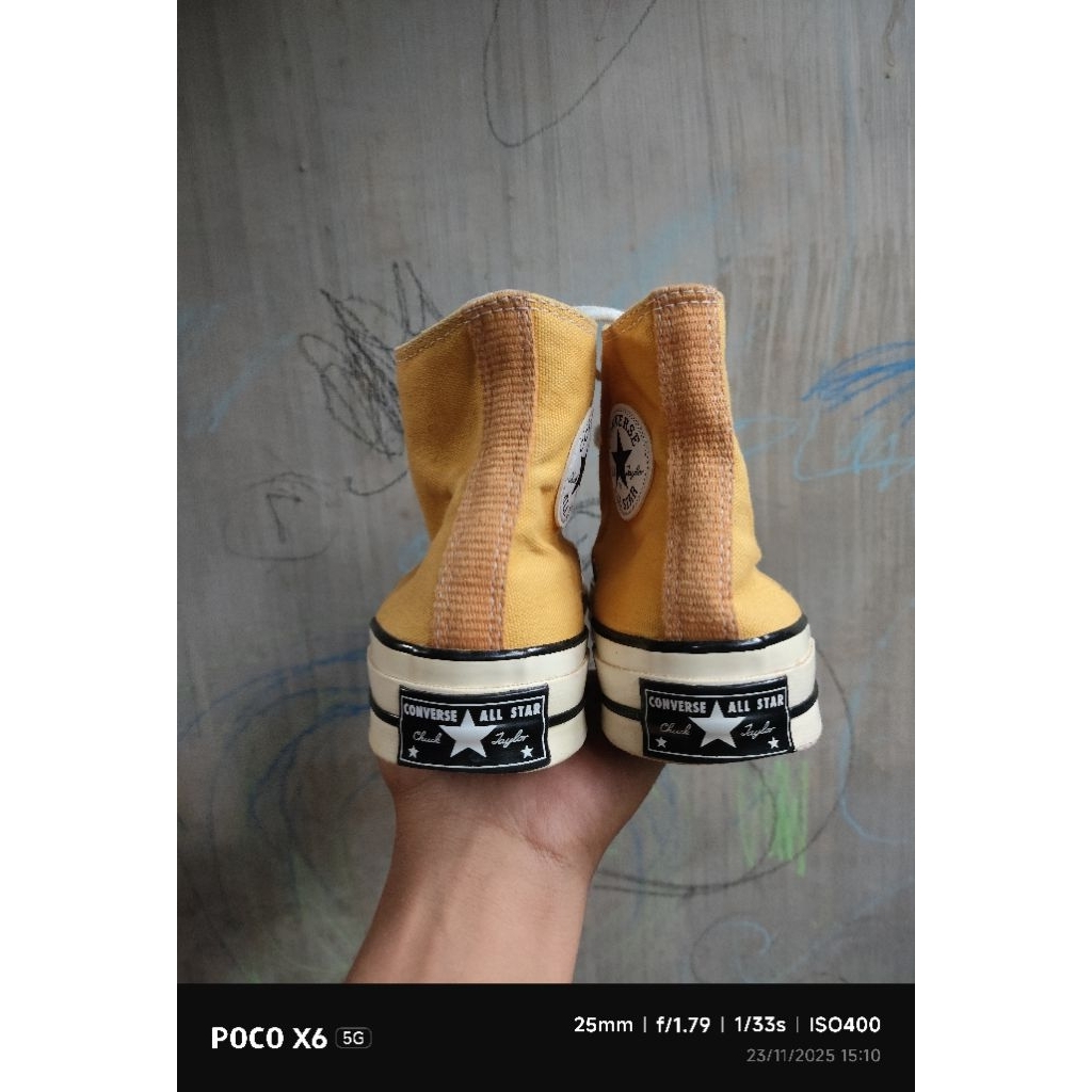 Sepatu bekas