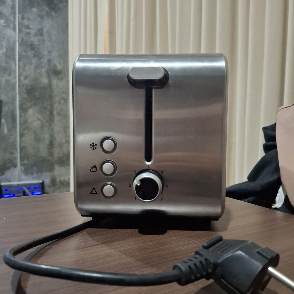 Toaster Roti Bakar Denpoo