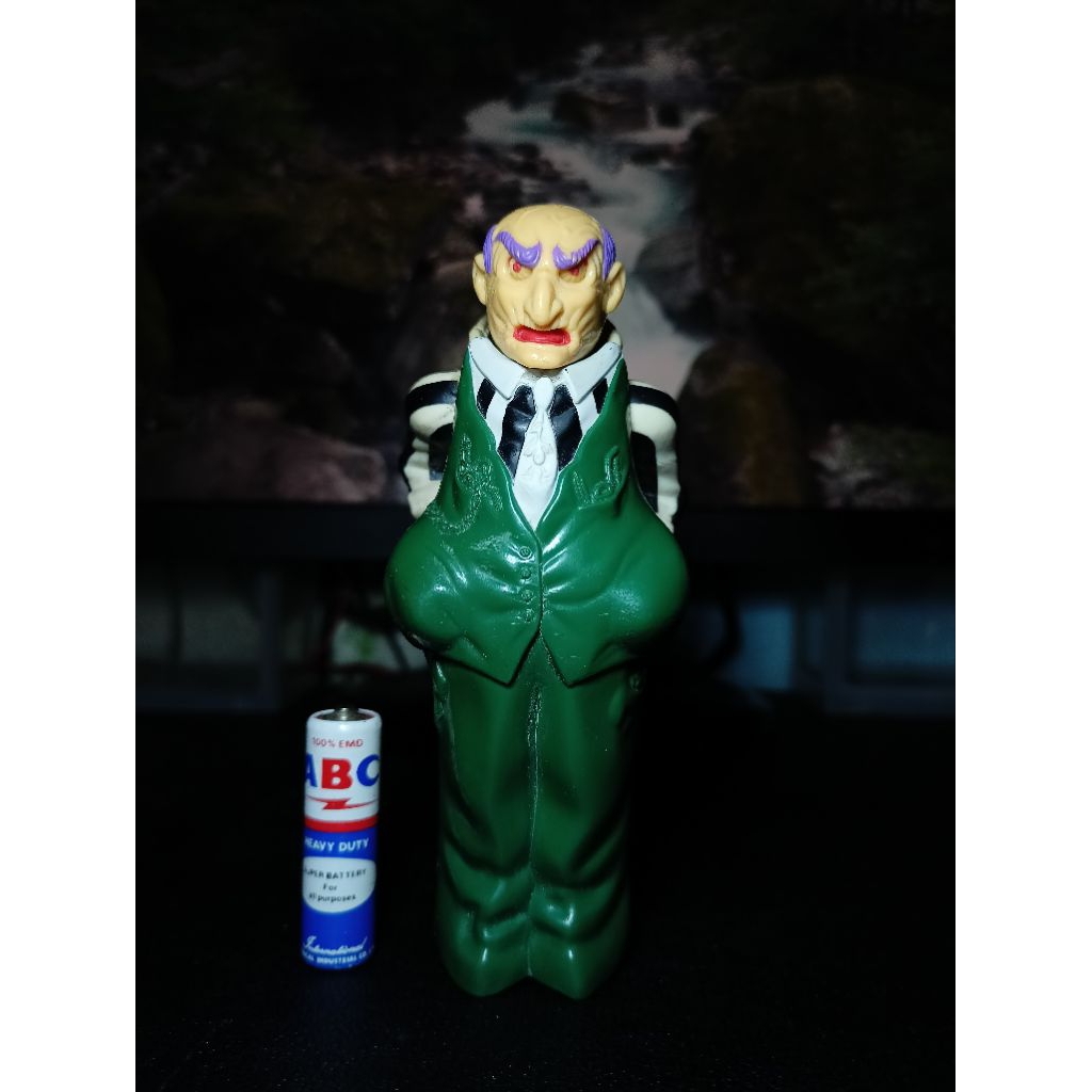 Vintage Beetlejuice Neighborhood Nasties Old Buzzard with Chicken Kenner 1989