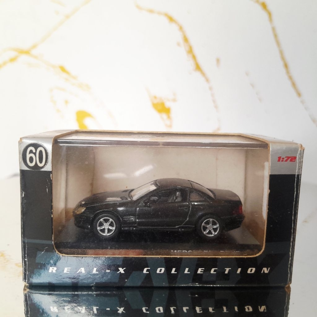 diecast miniatur mobilan mercedes benz SL coupe 1:72 Bekas