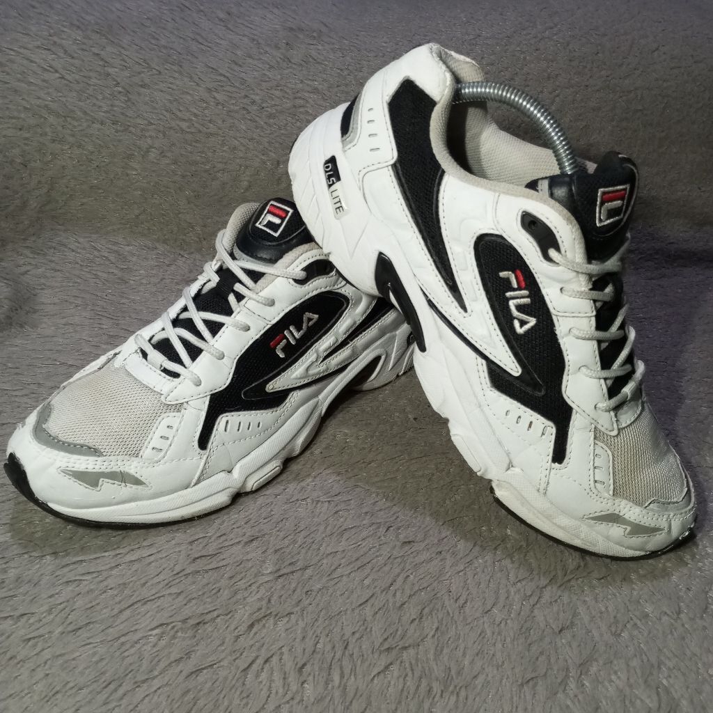 Sepatu Fila DLS Lite PRELOVED - Size 43.5 (Insole 28cm) - Sneakers Putih Hitam - Minus Outsole - Sia