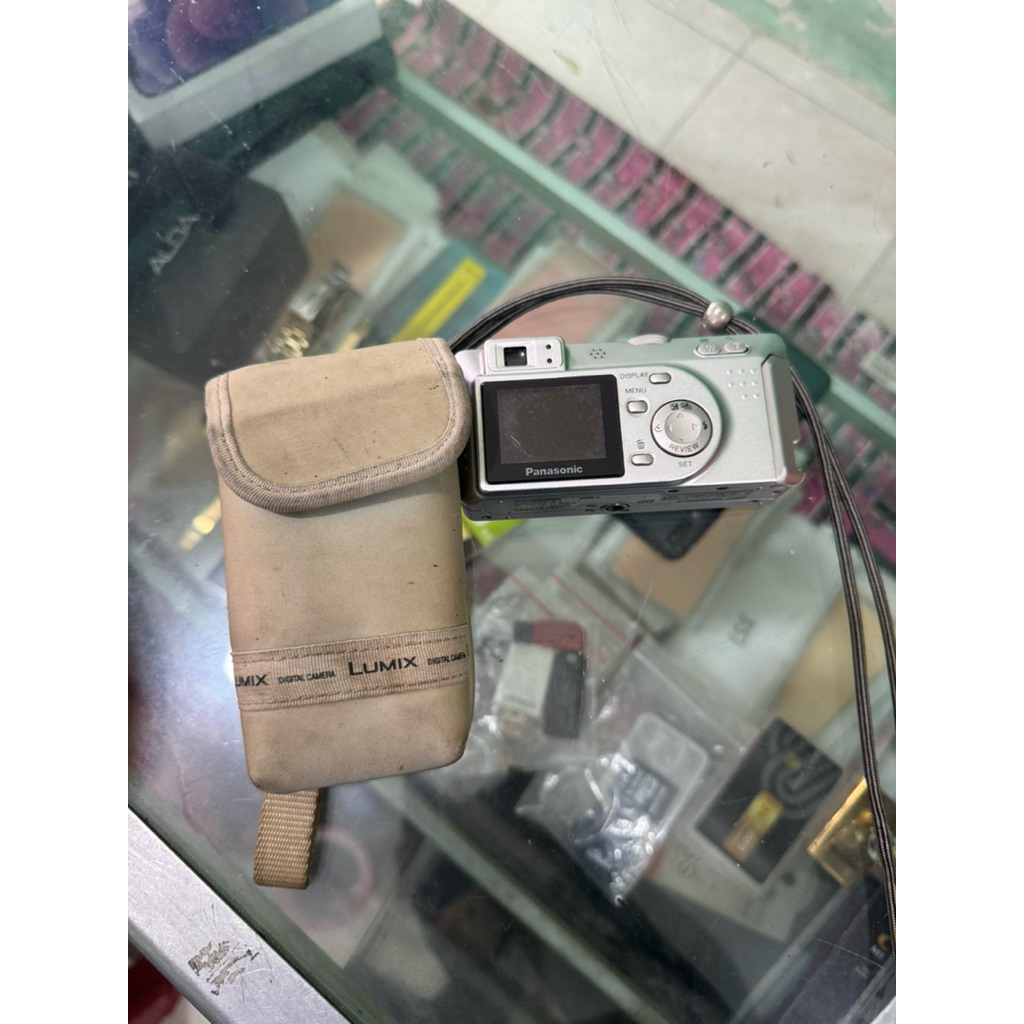 KAMERA DIGITAL DIGICAM PANASONIC LUMIX DMC-F1