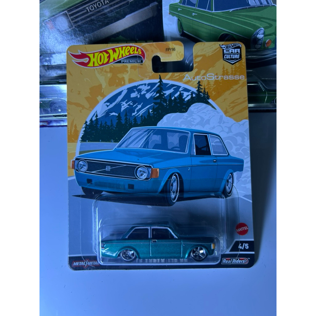 hotwheels premium volvo 142 GL