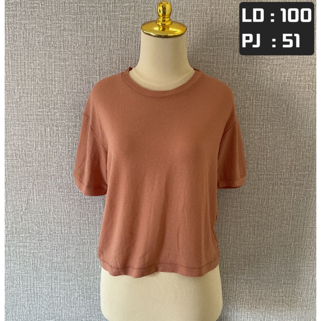 Preloved Blouse Wanita "Uniqlo"