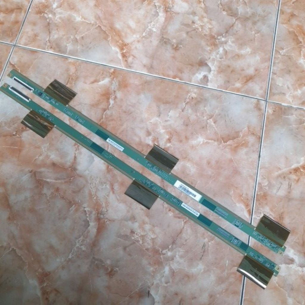 PapanTcon tv led samsung UA50AU7002K