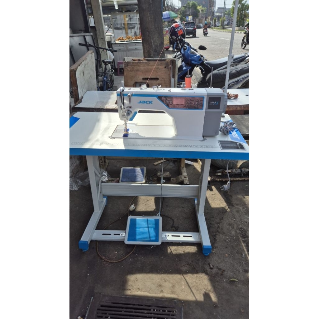 satu set mesin jahit full otomatis Jack type A4C