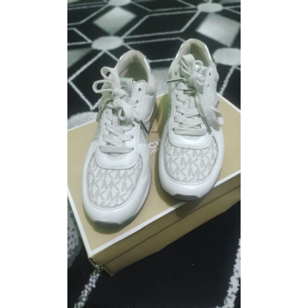 preloved MK michael kors Original store