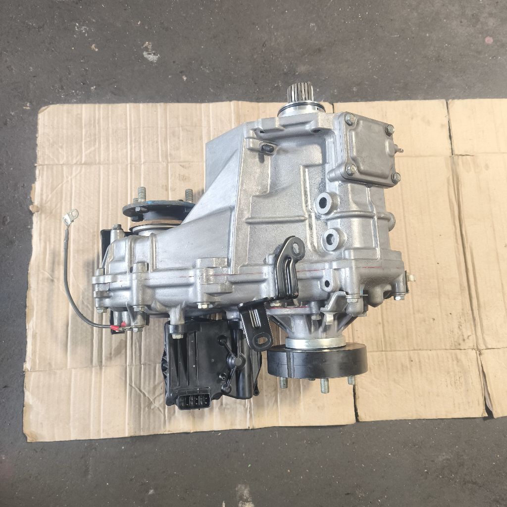 Transfer Case Manual Toyota Hilux Revo 2GD 4x4 Komplit Original