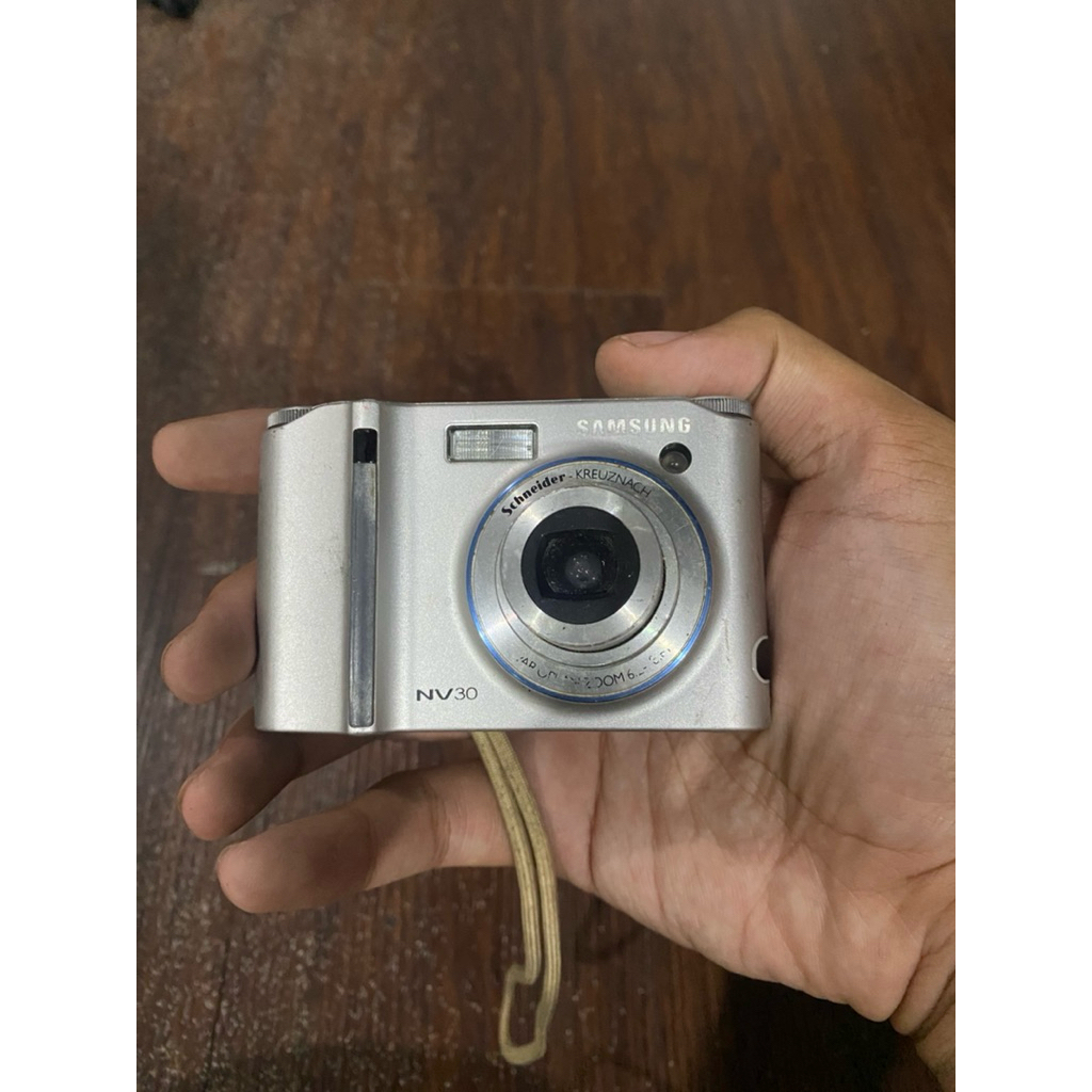 DIGICAM SAMSUNG NV30