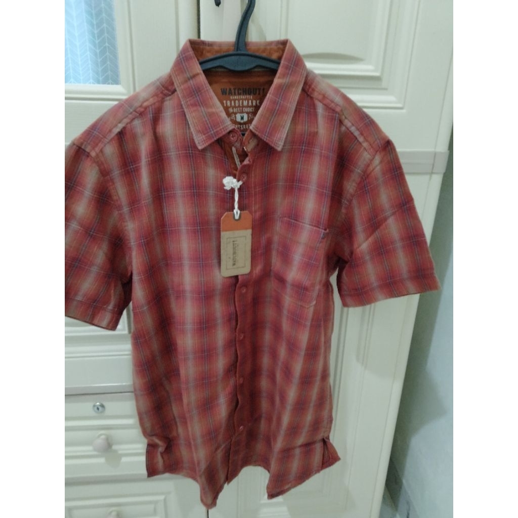 kemeja watchout pendek