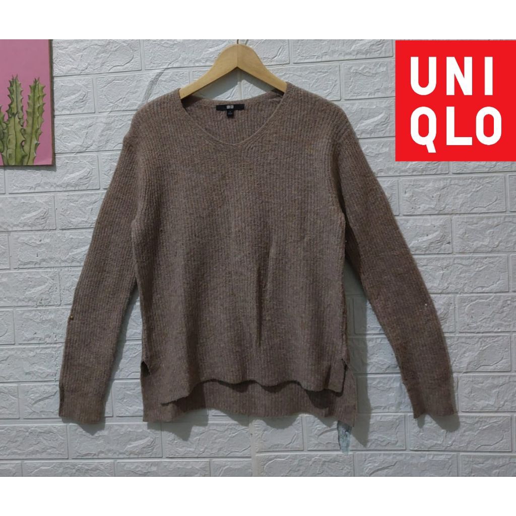 Uniqlo Brown V Neck Sweater