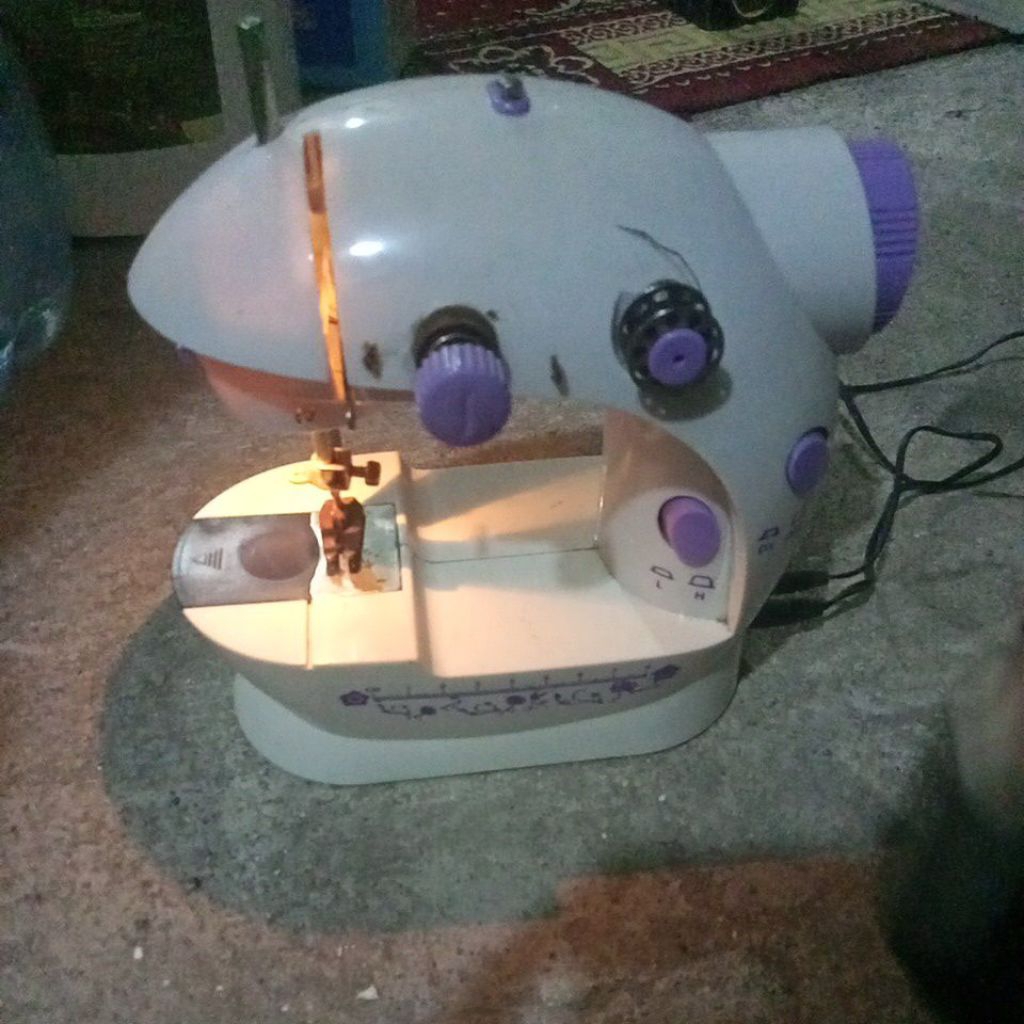 MESIN JAHIT PORTABLE MINI BEKAS / MESIN JAHIT MINI / MESIN JAHIT BEKAS