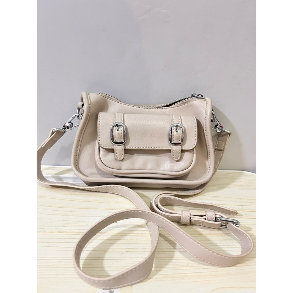 Tas Elizabeth Mini Sling Bag — Cream Preloved