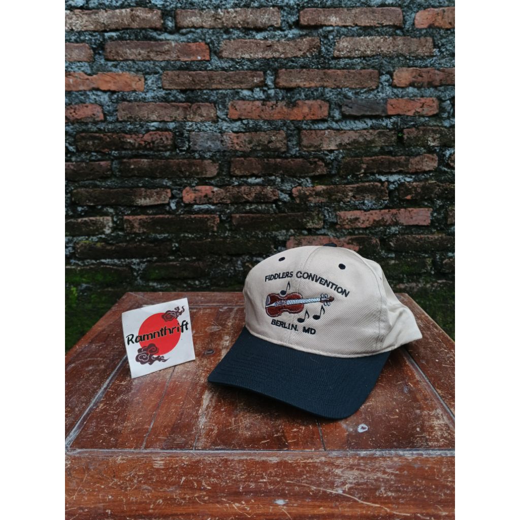 topi vintage skena twotone color by yupoong