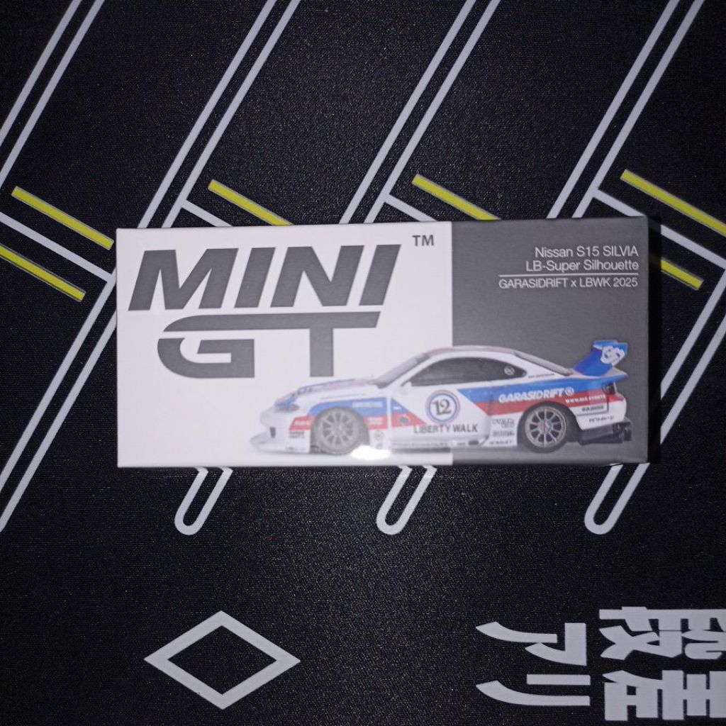 Mini GT LBWK Nissan Silvia (S15) GARASIDRIFT X LBWK 2025