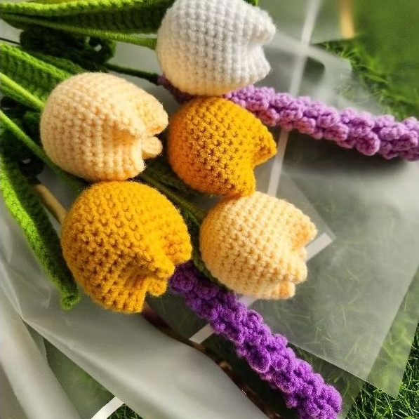 TULIP FLOWER CROCHET AESTHETIC