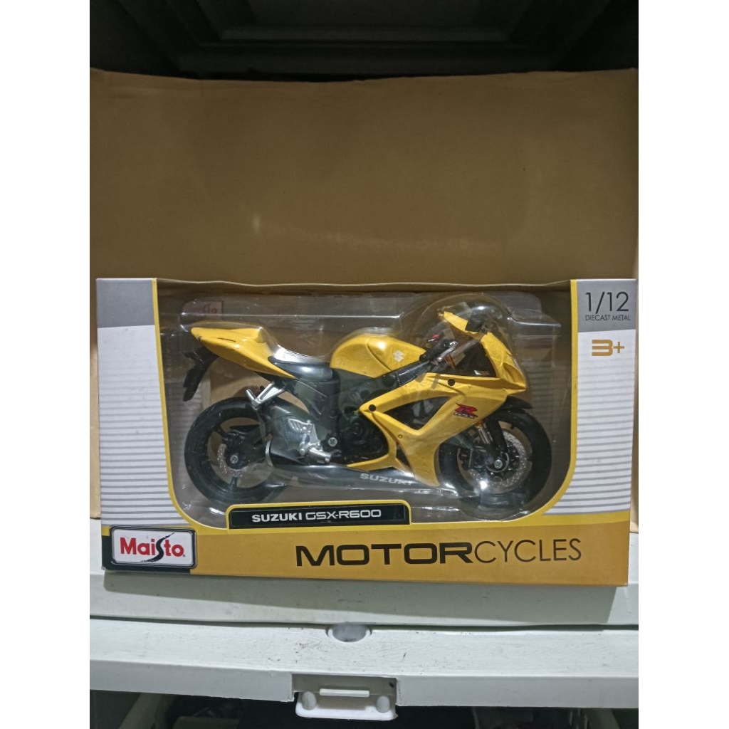 Motor Diecast skala 1:12 maisto