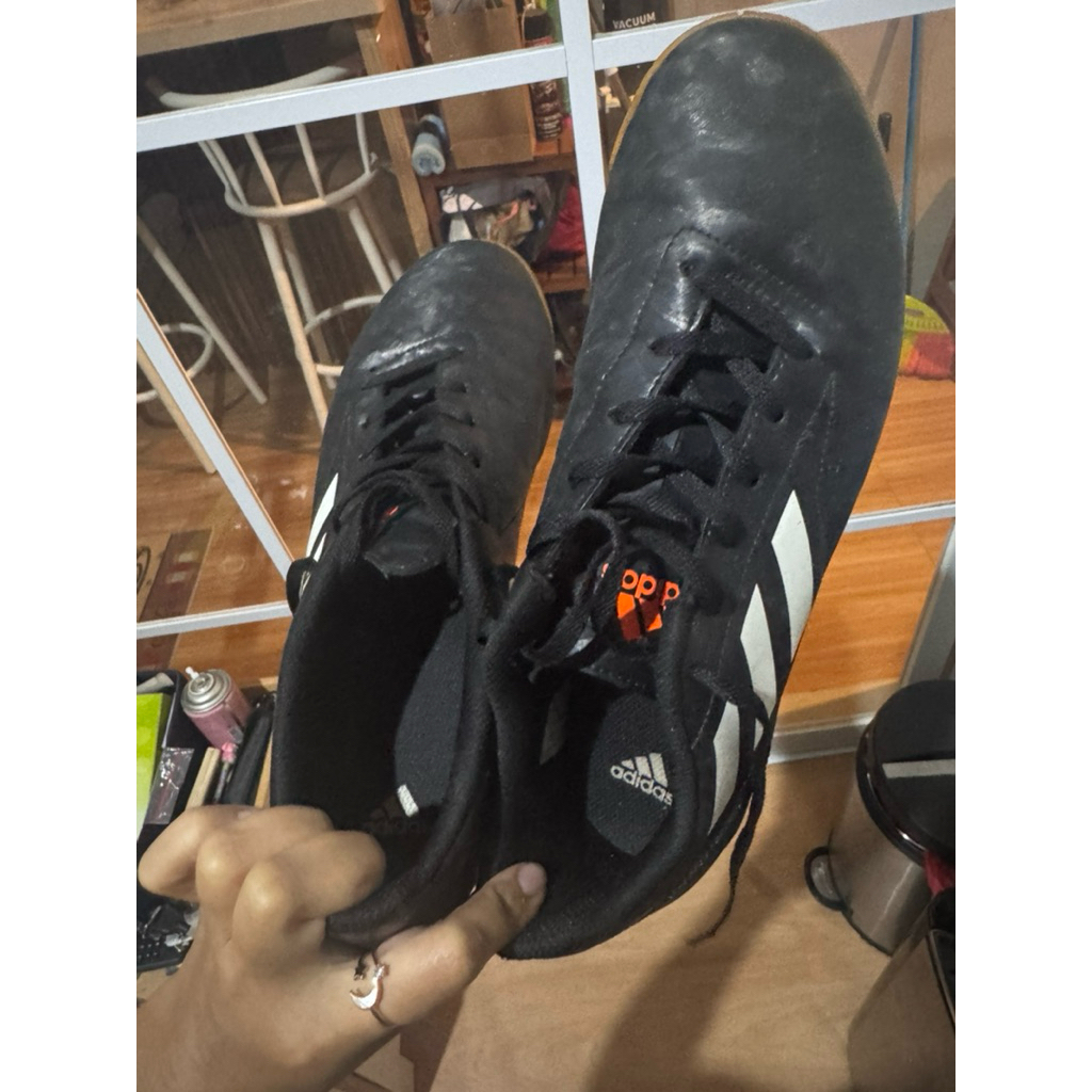 preloved sepatu futsal adidas size 44