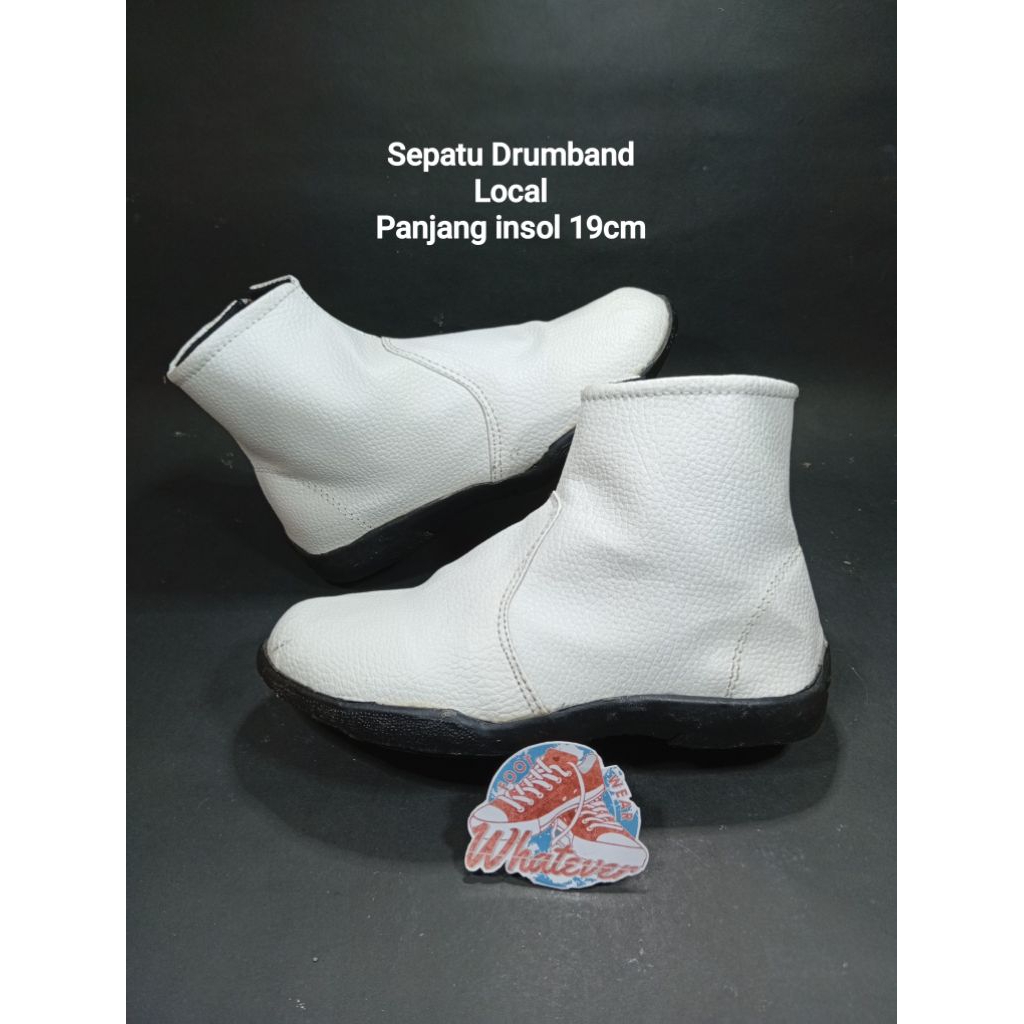 Sepatu drumband