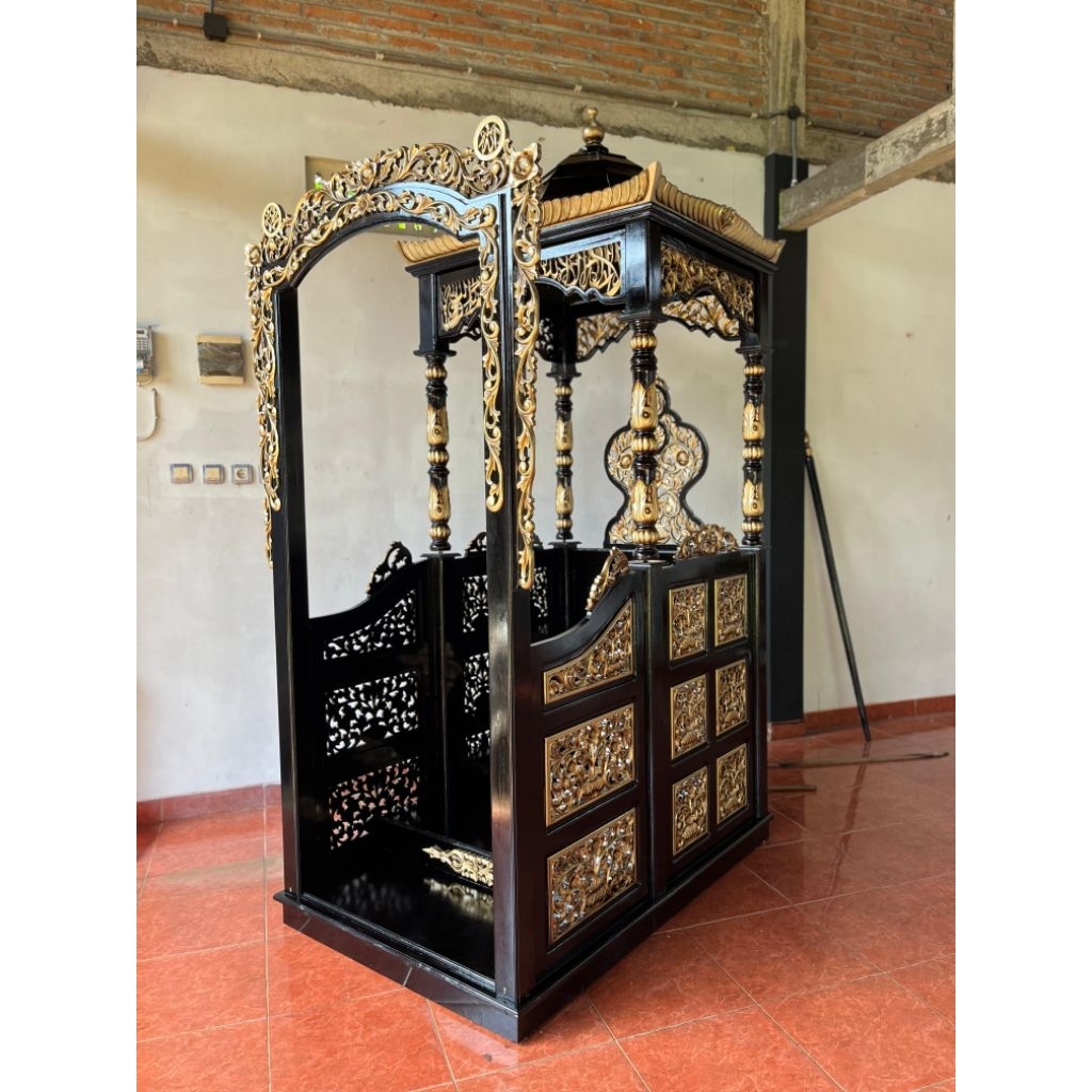 MIMBAR MASJID GAPURA UKIR JATI