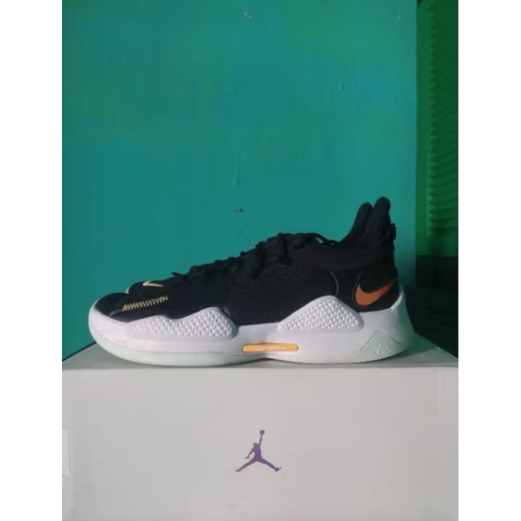 sepatu basket second size 42.5 nike pg 5 "black"