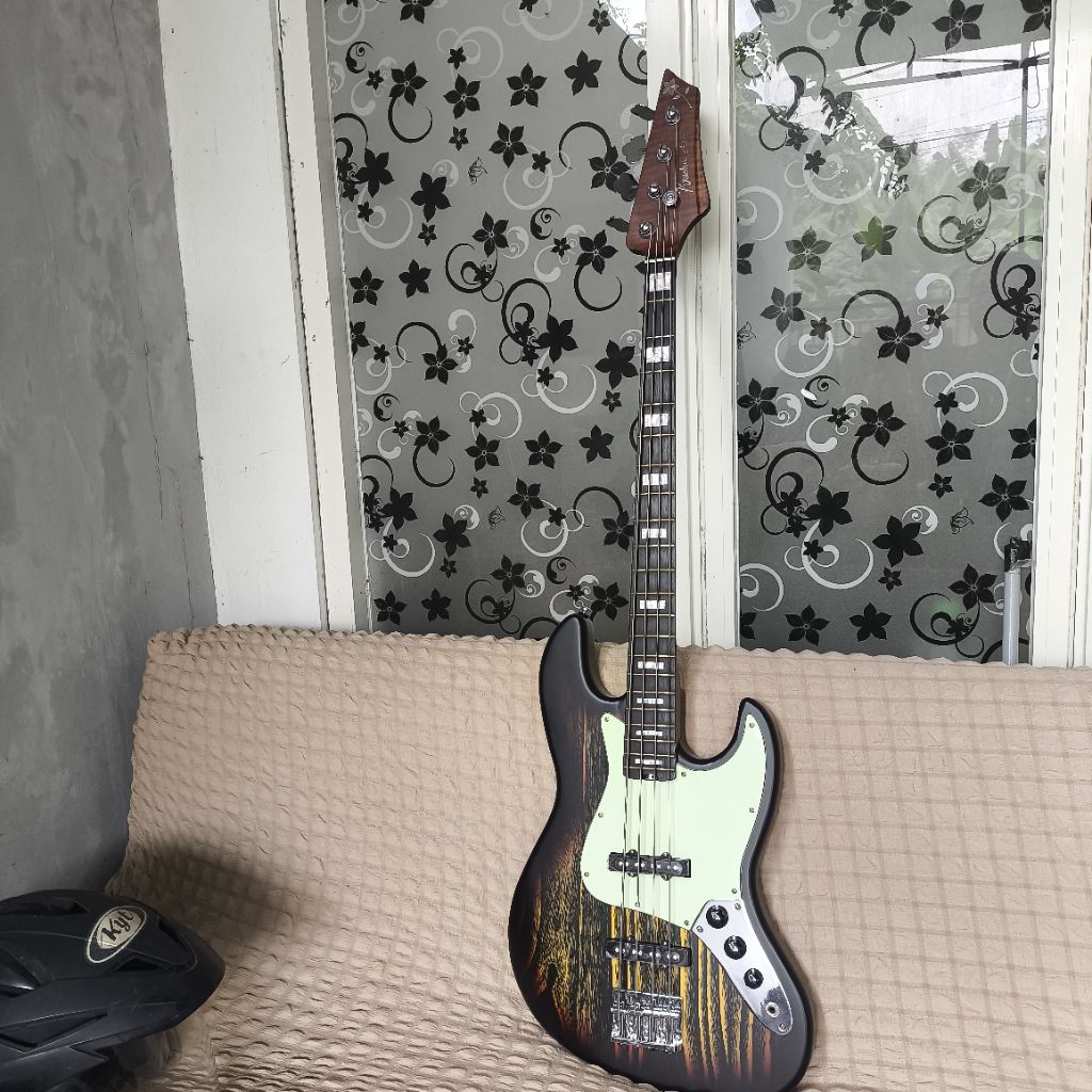 gitar bass krica jazz bass merk Thailand original