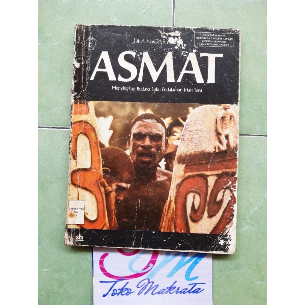 buku fotografi suku asmat ASMAT MENYINGKAP BUDAYA SUKU PEDALAMAN IRIAN JAYA