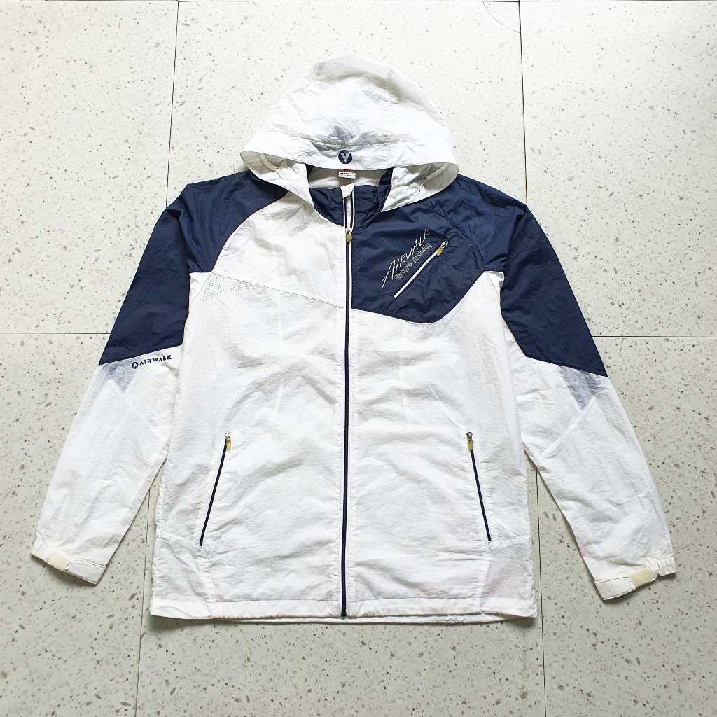 Baju Jaket Windbreaker Parasut Airwalk / Size XL - LD 58 cm / Bekas - Second - Preloved