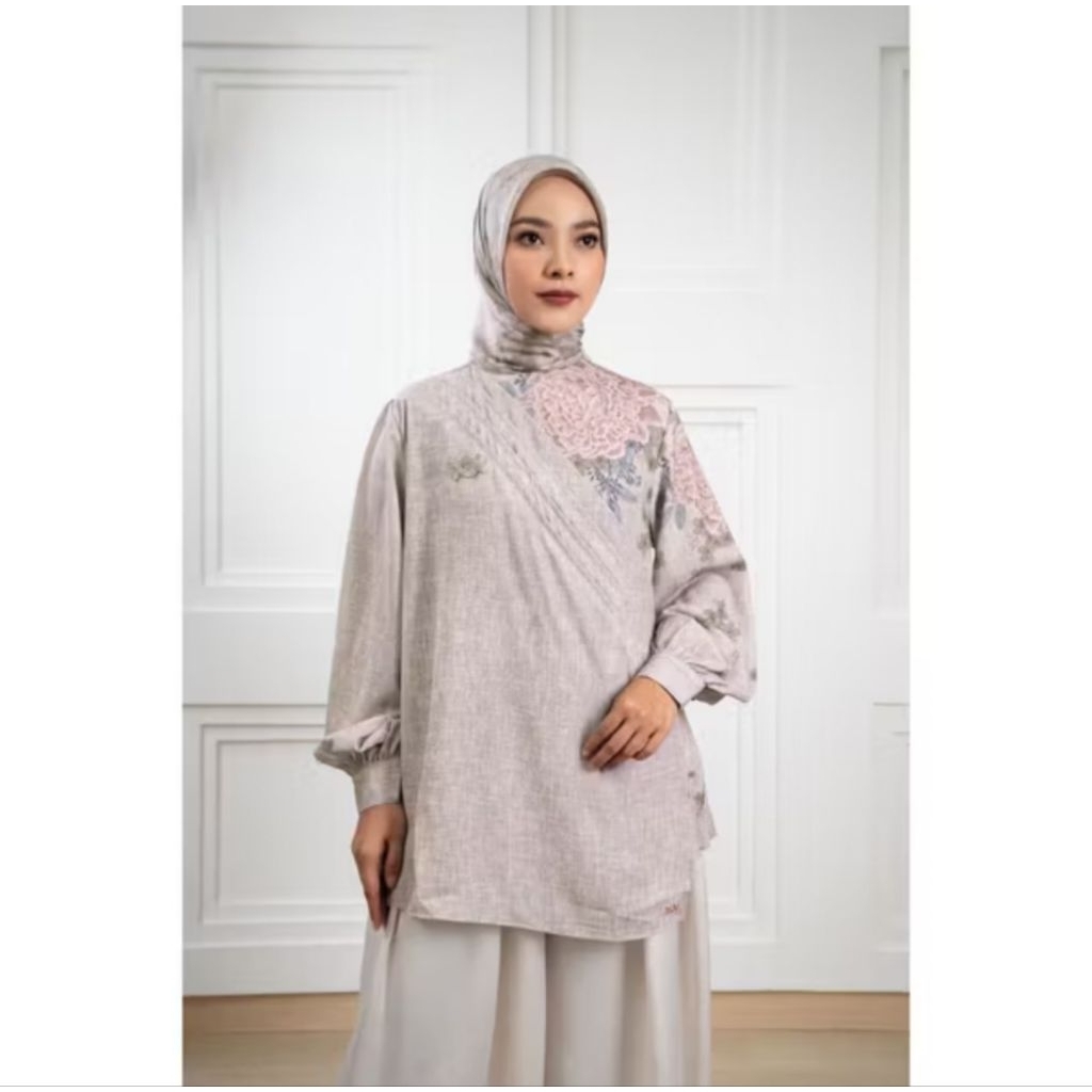 Preloved Rindala Blouse Wearing Klamby Size L