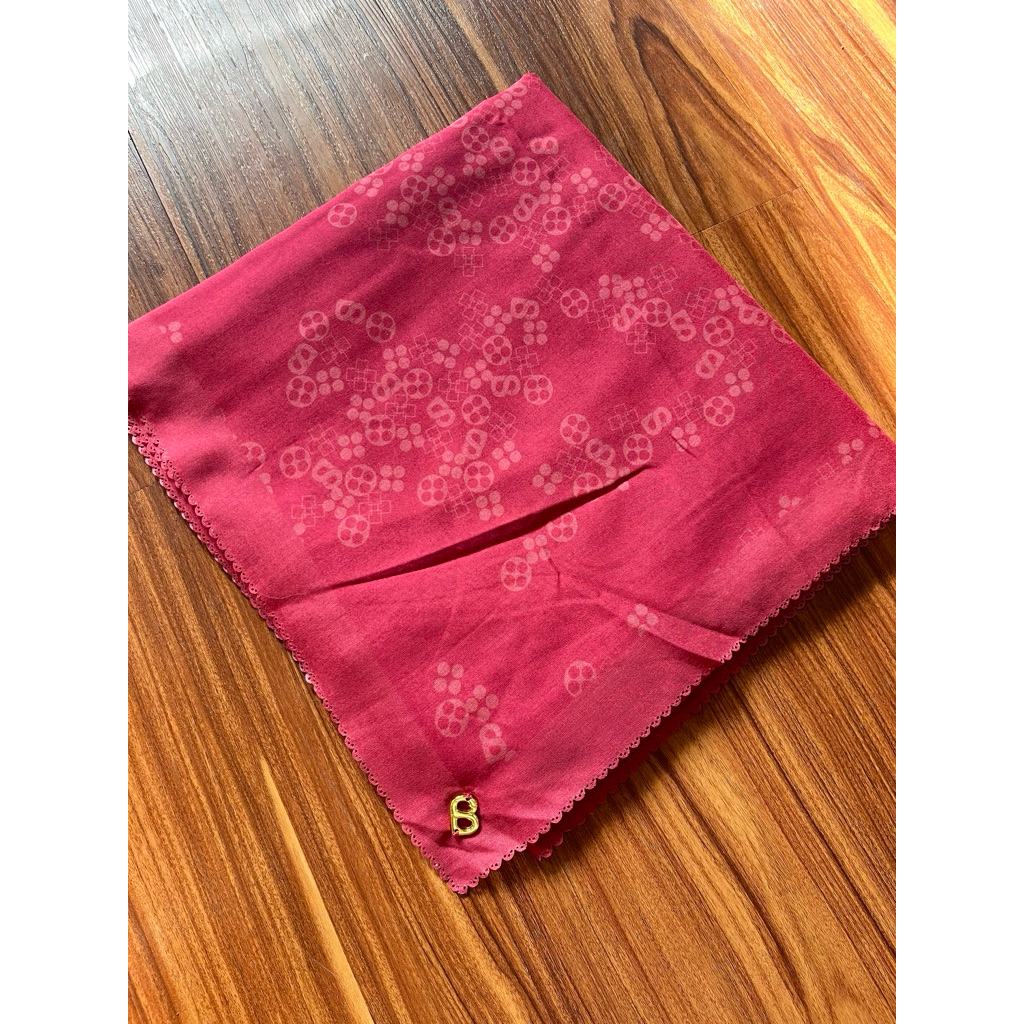 preloved buttonscraves monogram fuschia