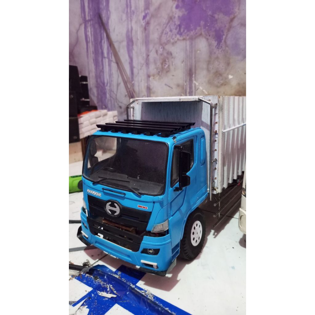 Miniatur Truk Rc Hino skala 1:16