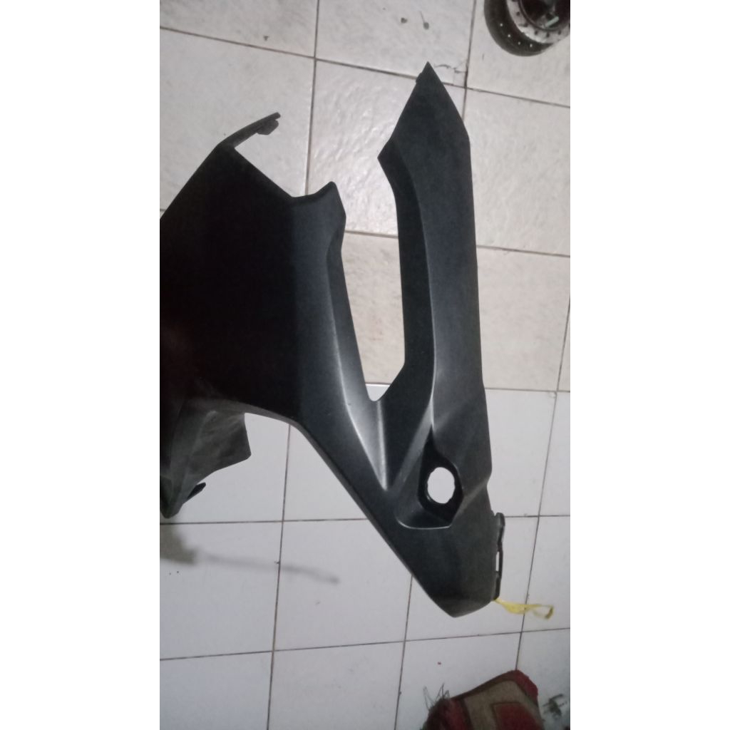 COVER SAYAP DEPAN KIRI ORIGINAL AHM HONDA ADV 150