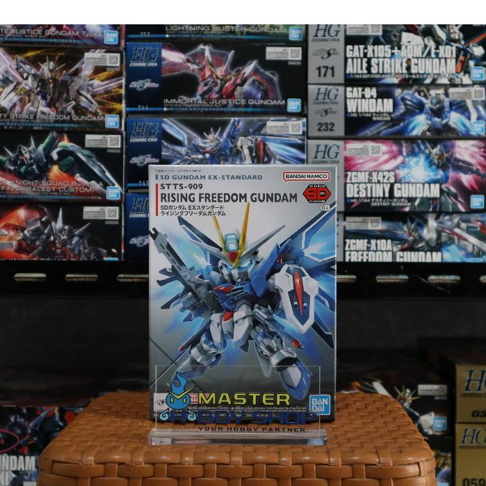 SD EX Rising Freedom Gundam (Bandai)