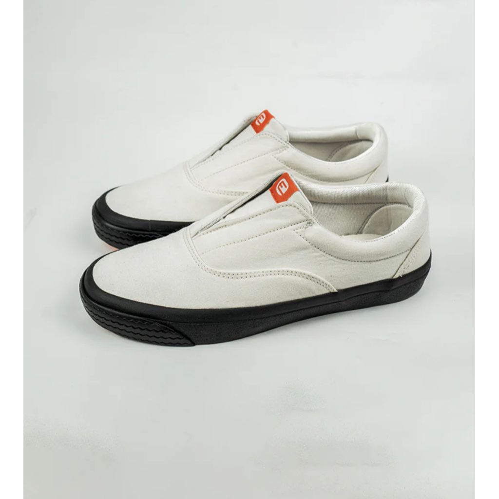 sepatu sneakers footwear emba