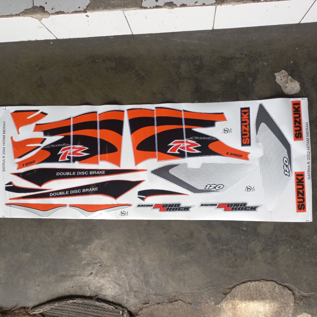 Striping Sticker Suzuki Satria S 120 2 Tak Tahun 2002 Lis Satria Lumba Hitam Oren Print Putih Oren C