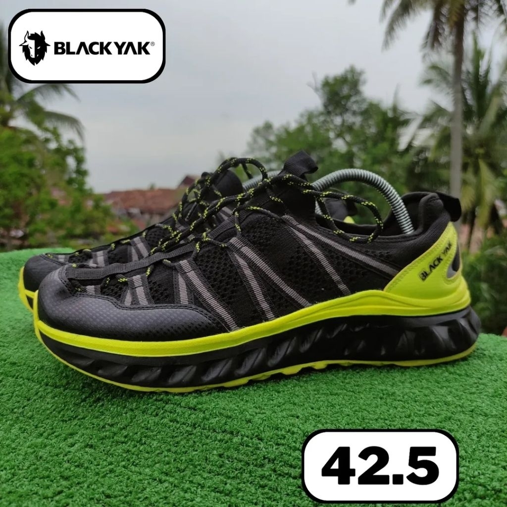 sepatu outdoor Black Yak Illusion Web 42.5