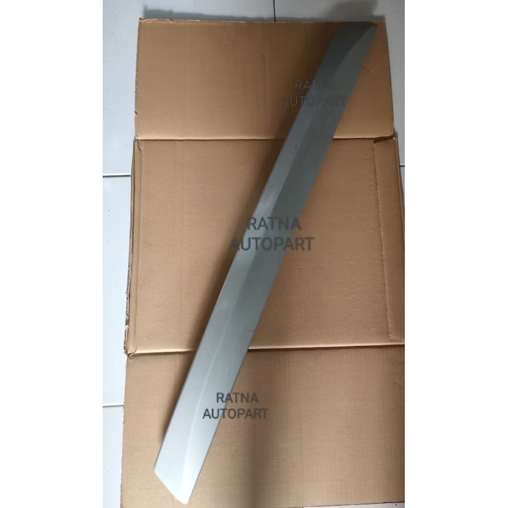 Trunklid Avanza/Xenia tahun 2012/2015 Trunklid Bagasi Warna putih dan hitam glosi